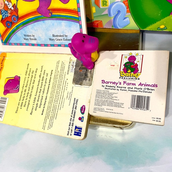 BARNEY THE PURPLE DINOSAUR VTG 90’s BOOK BUNDLE OF 4 BOOKS & PURPLE DINOSAUR - Picture 7 of 10